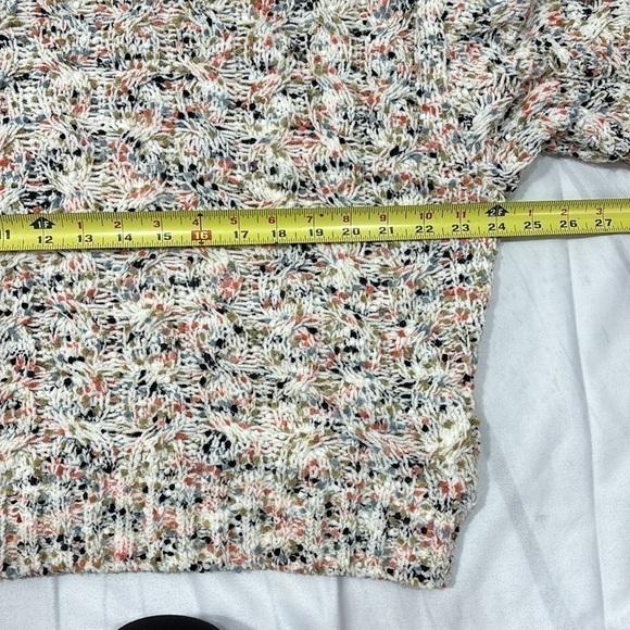 Moon and Madison pull over Sweater size Medium - Picture 7 of 10